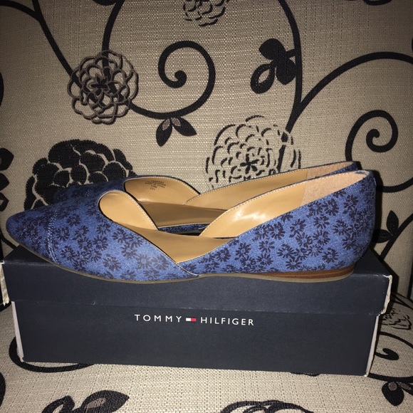Tommy Hilfiger Shoes - Tommy Hilfiger flats.